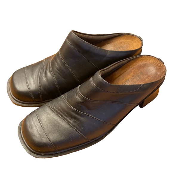 Naot Black Leather Slip On Mule Clogs Women’s EU 38 - Picture 1 of 7